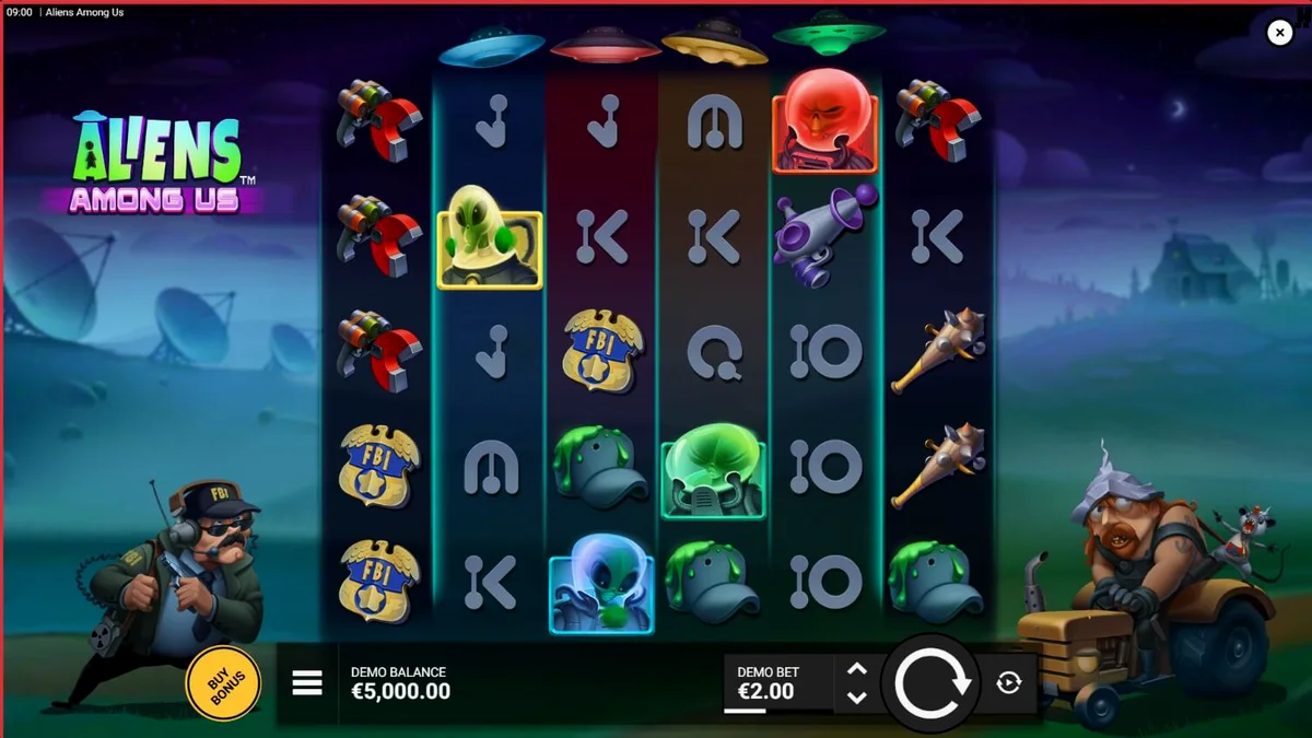 Interface do jogo Aliens Among Us com agentes do FBI e aliens